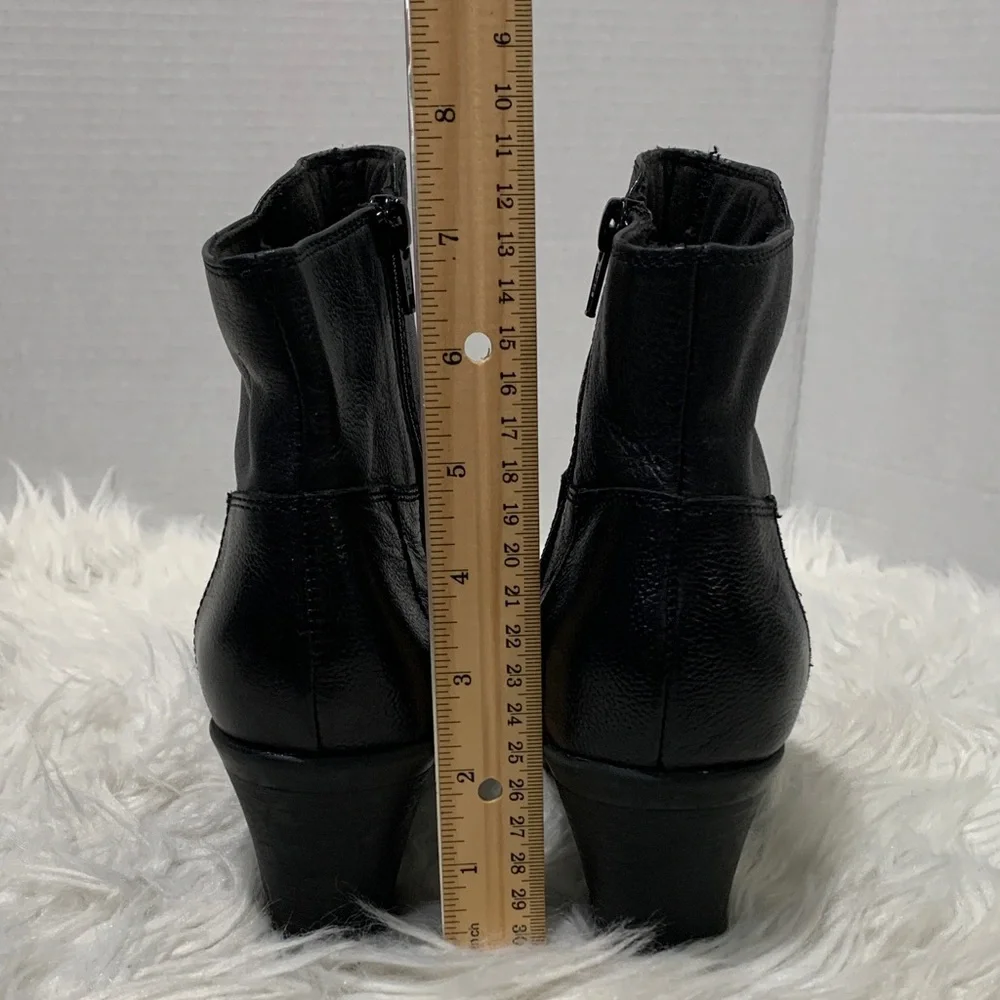 CLARKS Bendables Classic Black Ankle Booties Side Zip women’s Sz 8